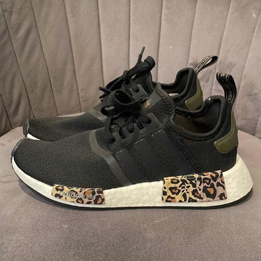 adidas Women's NMD R1 Shoes - black/wild brown